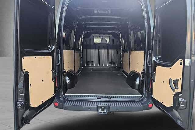 Nissan Interstar 180hk L2H2 3500 Tekna AUT